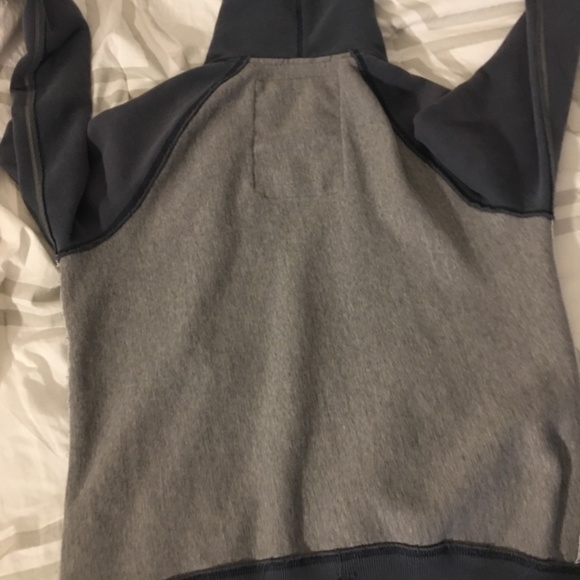 A & F Muscle Fit Hoodie - Picture 5 of 5